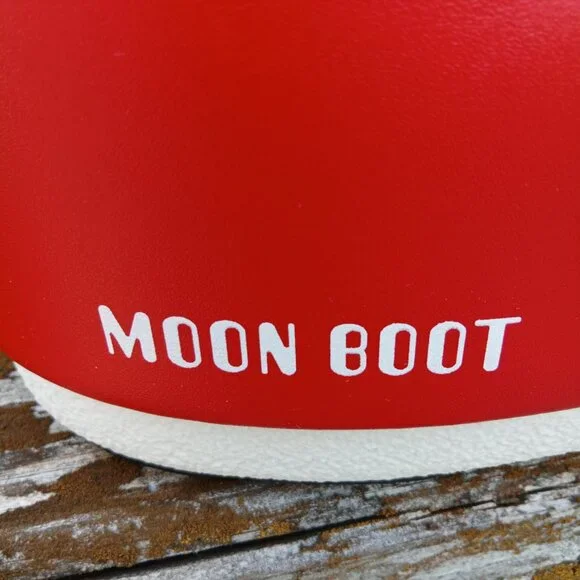Moon Boot Retro Biker Icon Red With White Stars 35/38 fits US 5 - 7 - Picture 6 of 12
